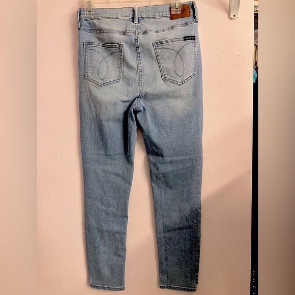 Calvin Klein Women’s High Rise Skinny Jeans, Size 30, Lt Blue - Picture 4 of 5